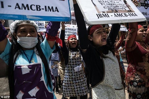 Sambutan Meriah dan Demo TKI Warnai Kunjungan Jokowi di Hong Kong